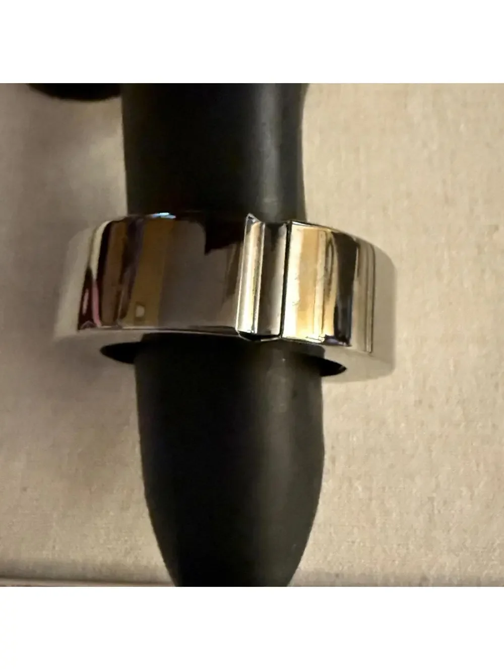 Mark & Graham Silver Hinged charging bracelet S
